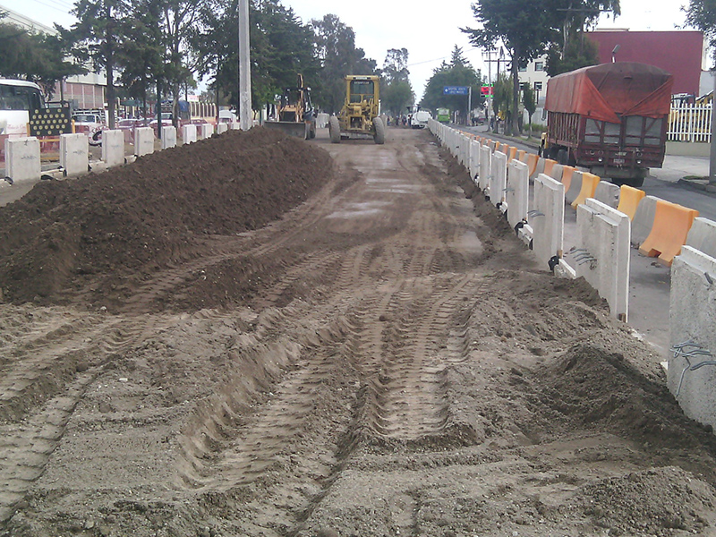 Movimiento de tierras, corte y traslado